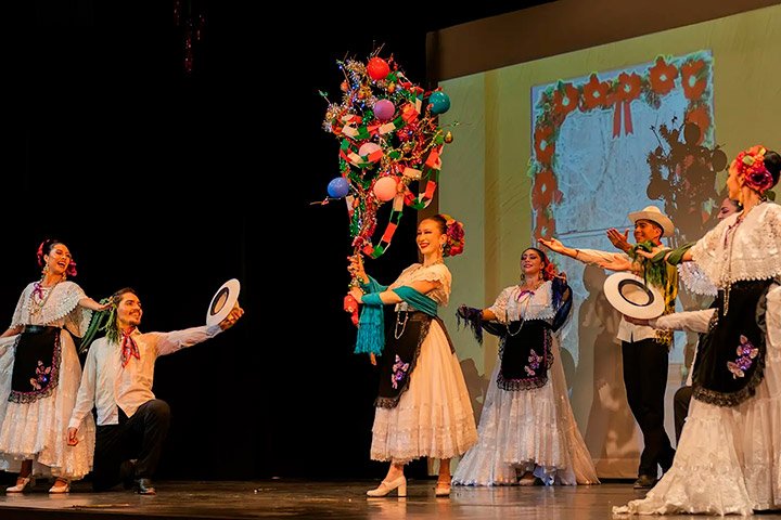 Navidad by Calpulli Mexican Dance Company event photo